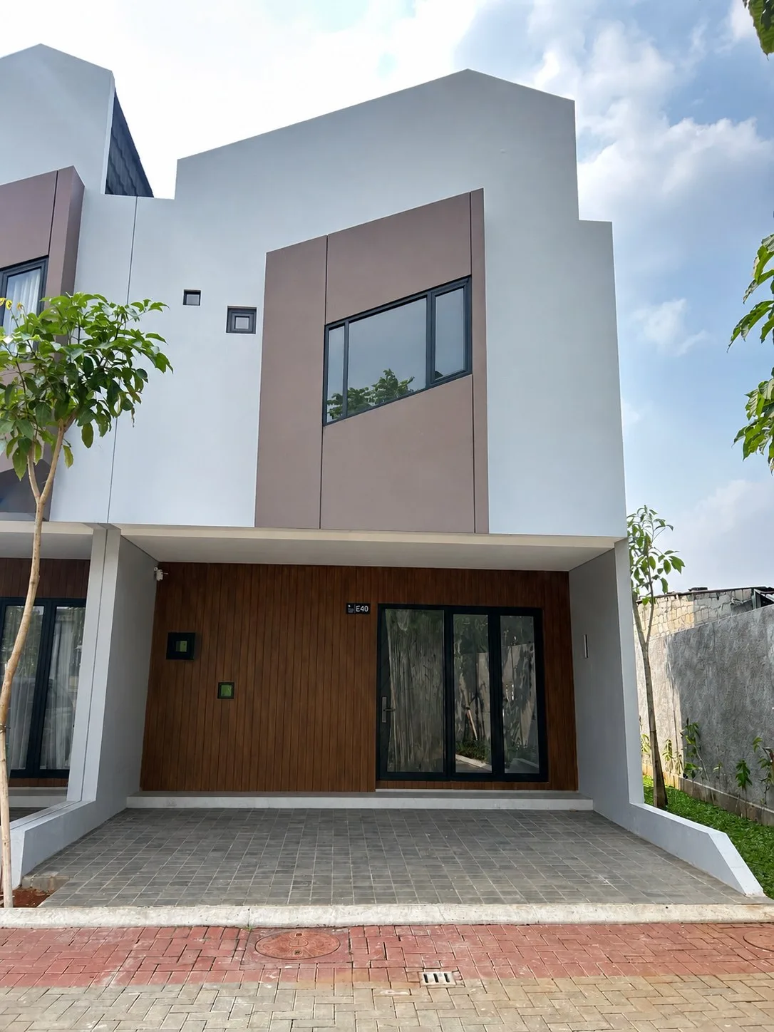 Praja Nirbana Living